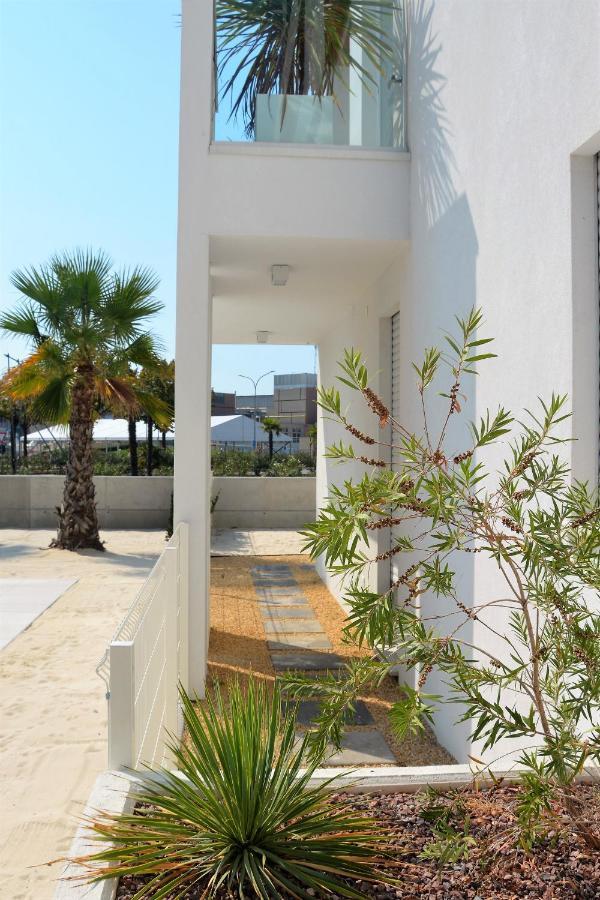 Sun Beach Residence Con Piscina - Piazza Brescia - Adria Holiday Jesolo - Family Apartments المظهر الخارجي الصورة