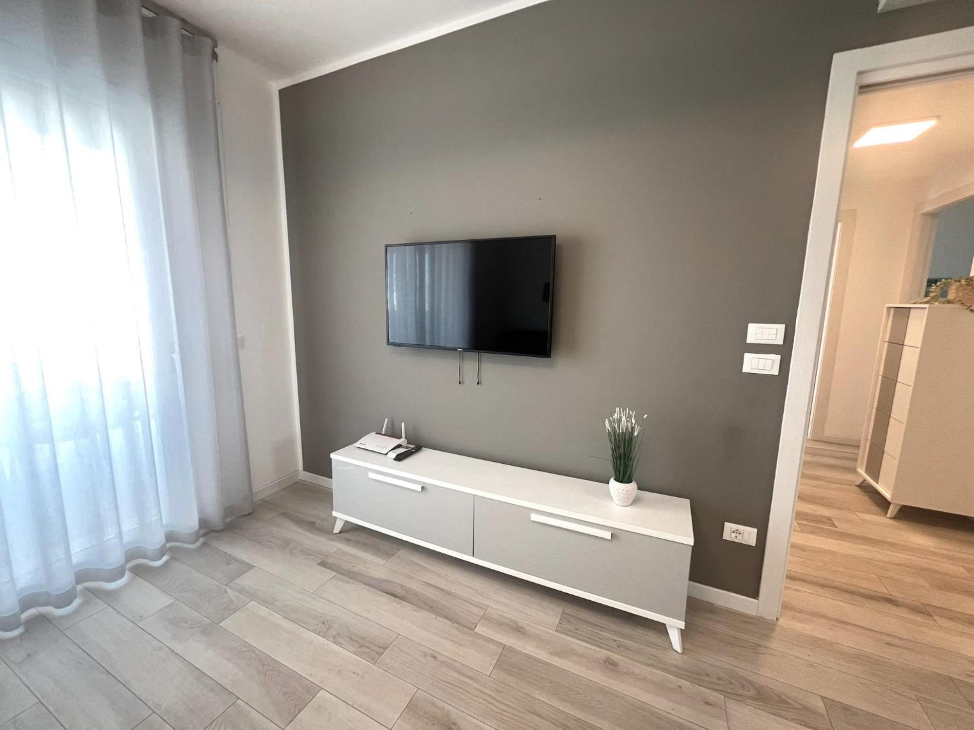Sun Beach Residence Con Piscina - Piazza Brescia - Adria Holiday Jesolo - Family Apartments الغرفة الصورة