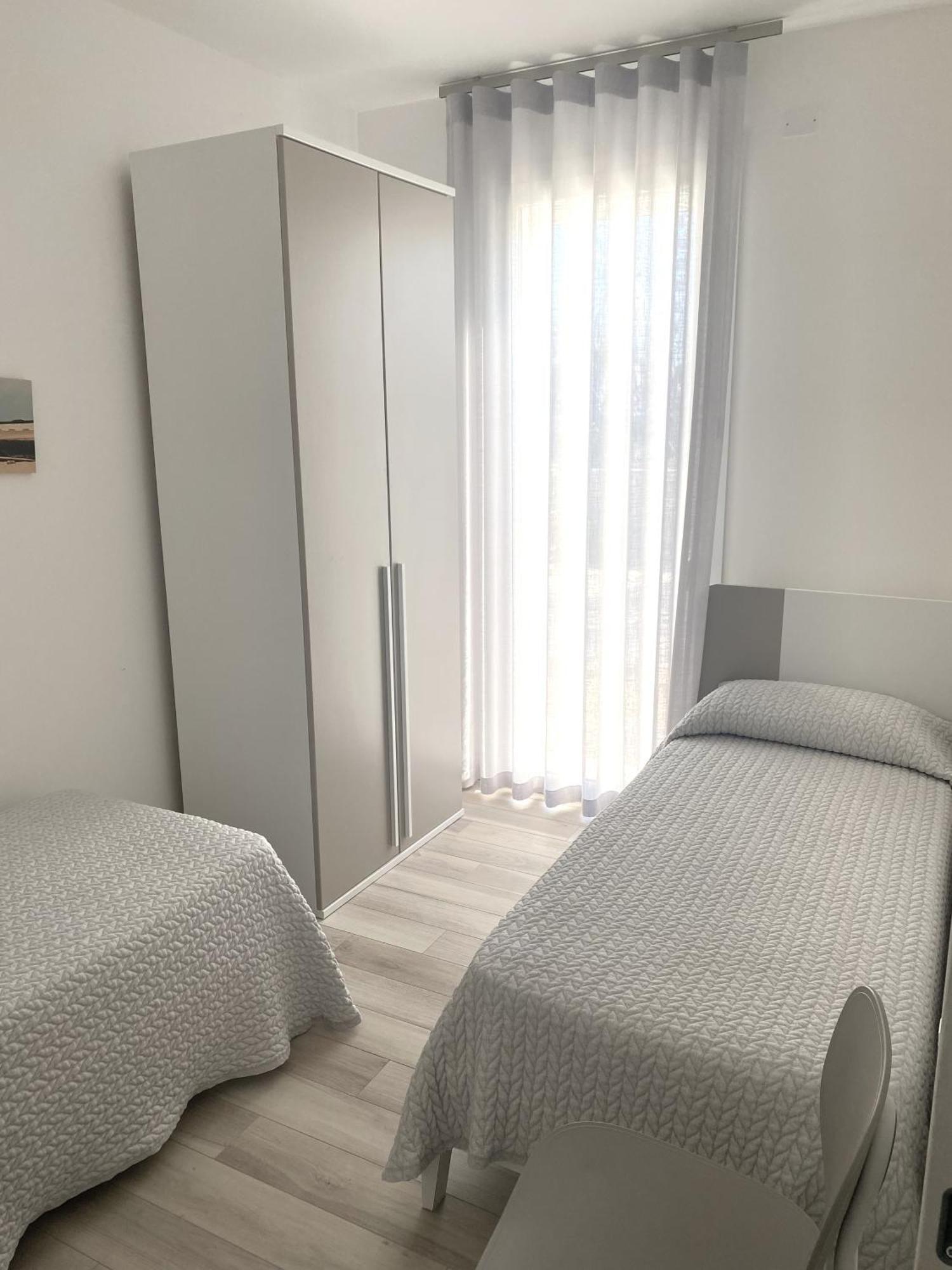 Sun Beach Residence Con Piscina - Piazza Brescia - Adria Holiday Jesolo - Family Apartments المظهر الخارجي الصورة