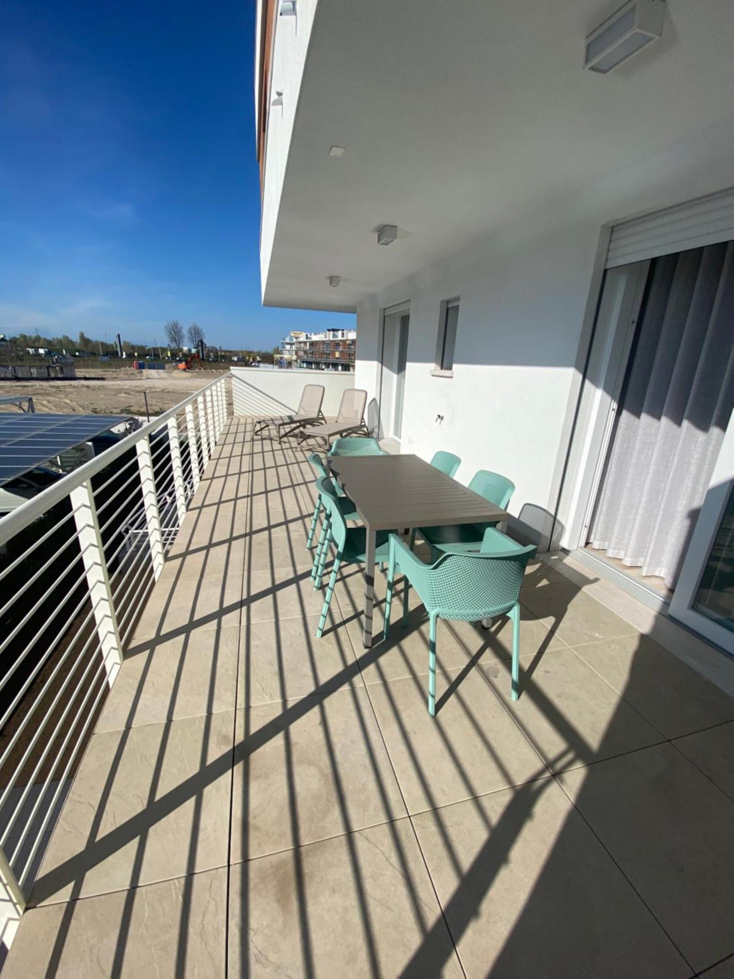 Sun Beach Residence Con Piscina - Piazza Brescia - Adria Holiday Jesolo - Family Apartments المظهر الخارجي الصورة